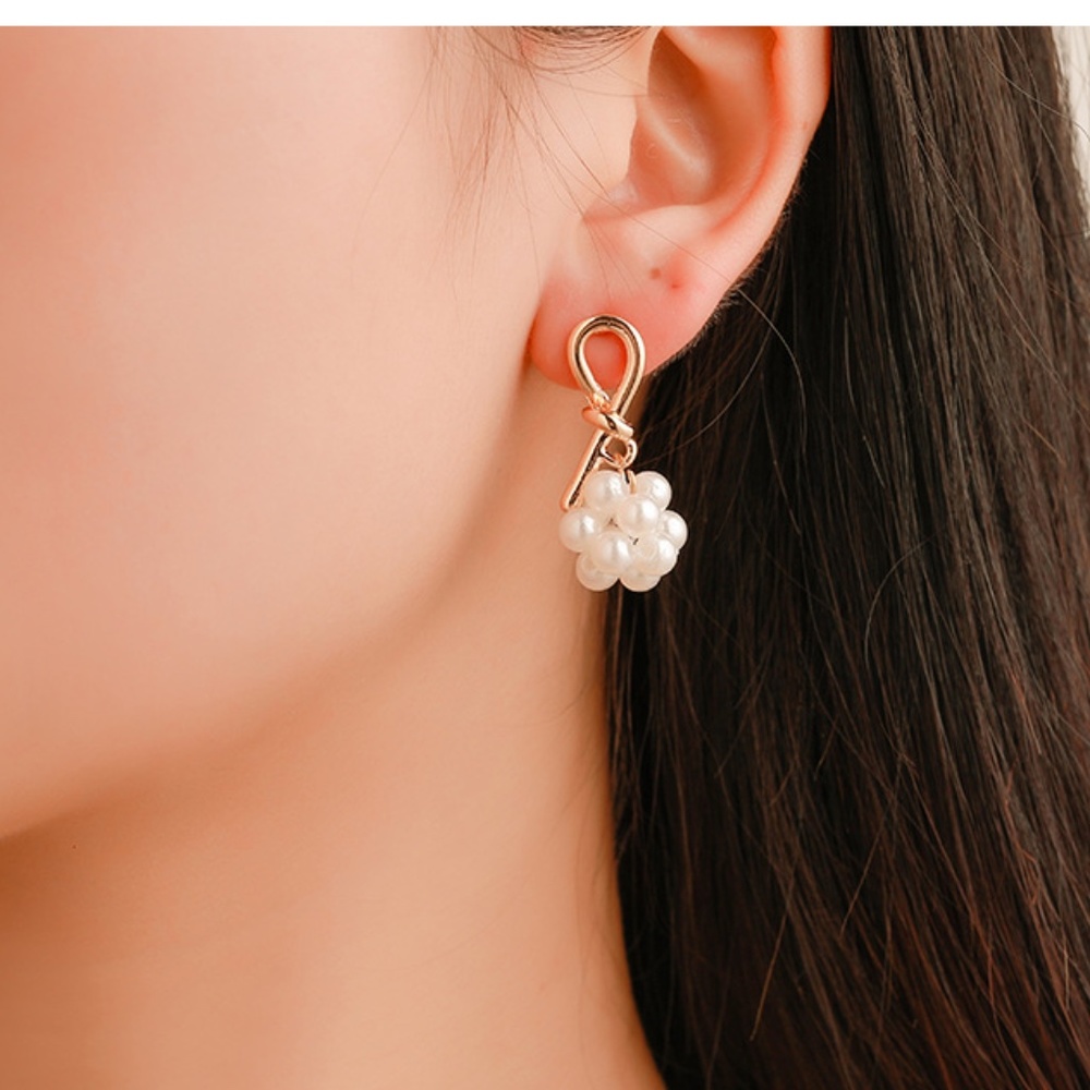 Asymmetric Knotted Pearl Earrings
